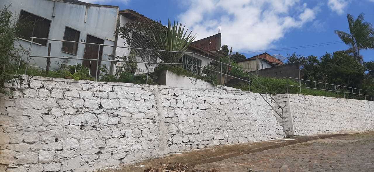 Camacã: Moradores da escadaria da Rua Duque de Caxias comemoram a instalação de Corrimãos